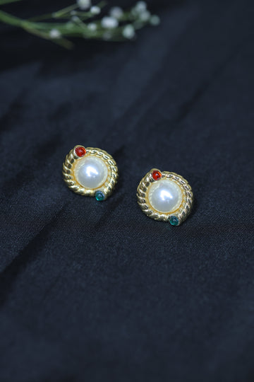 Minimalist Pearl studs