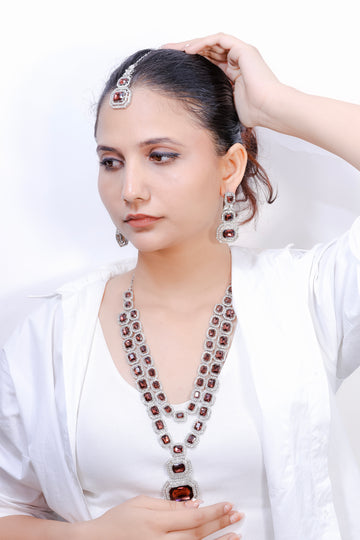 Lumyaar – Maroon Stone Royalty Set