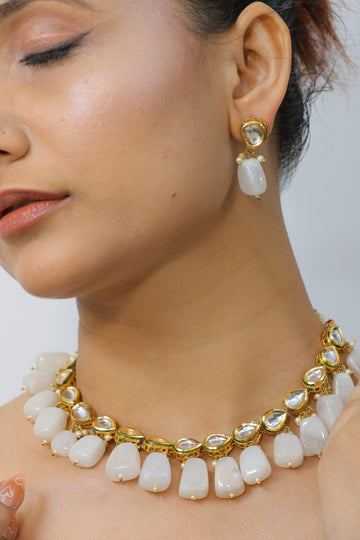 Roohi – Moonstone Drop Kundan Set