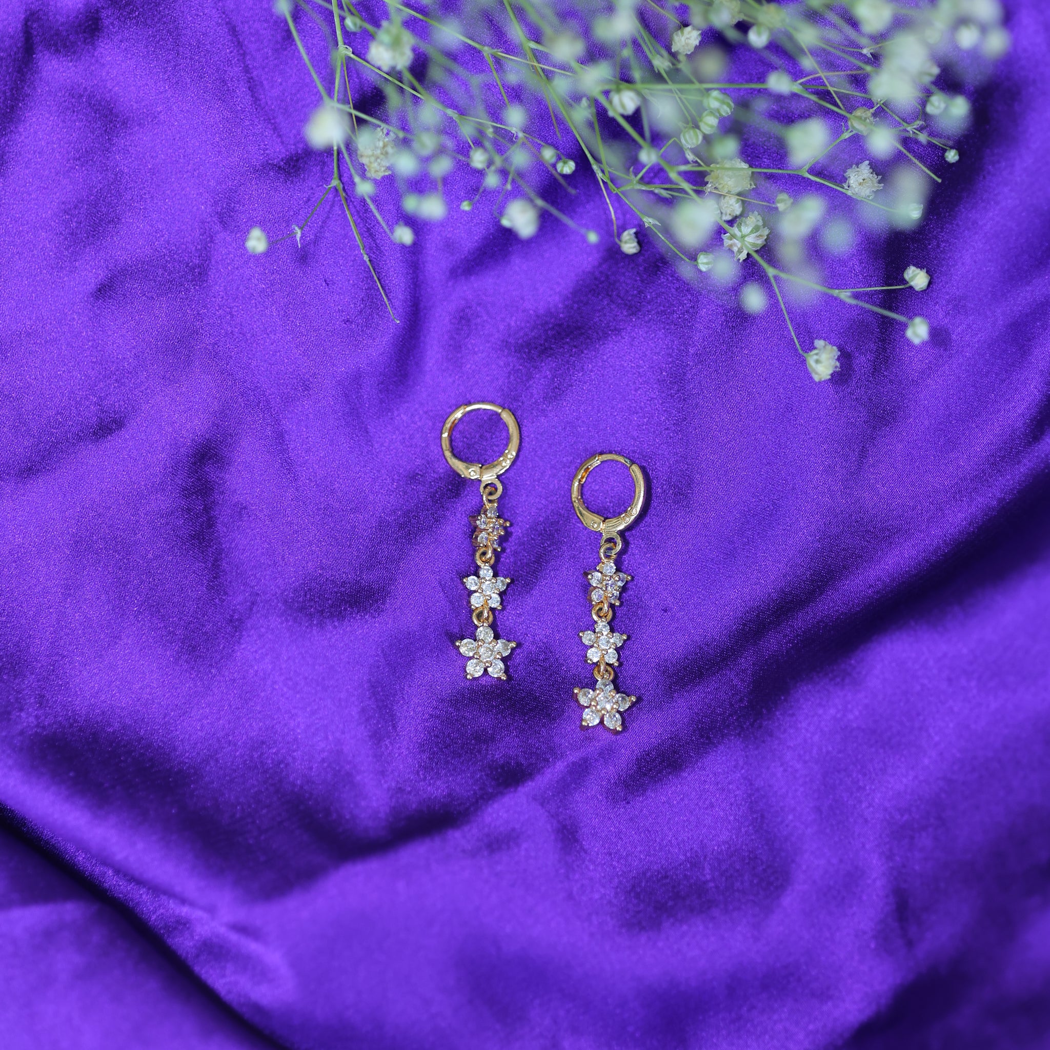 Sleek flower danglers
