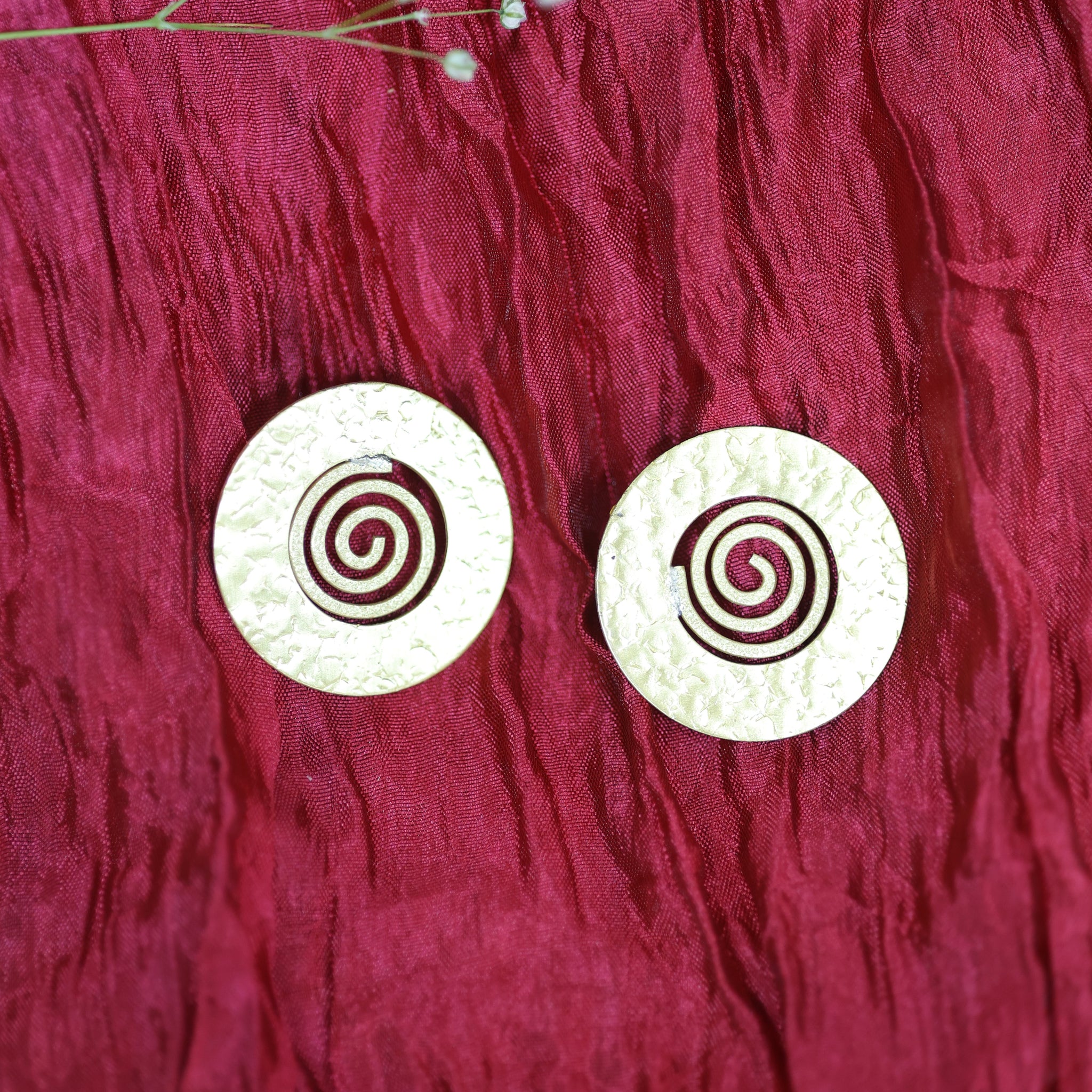 Flicka Spiral Studs