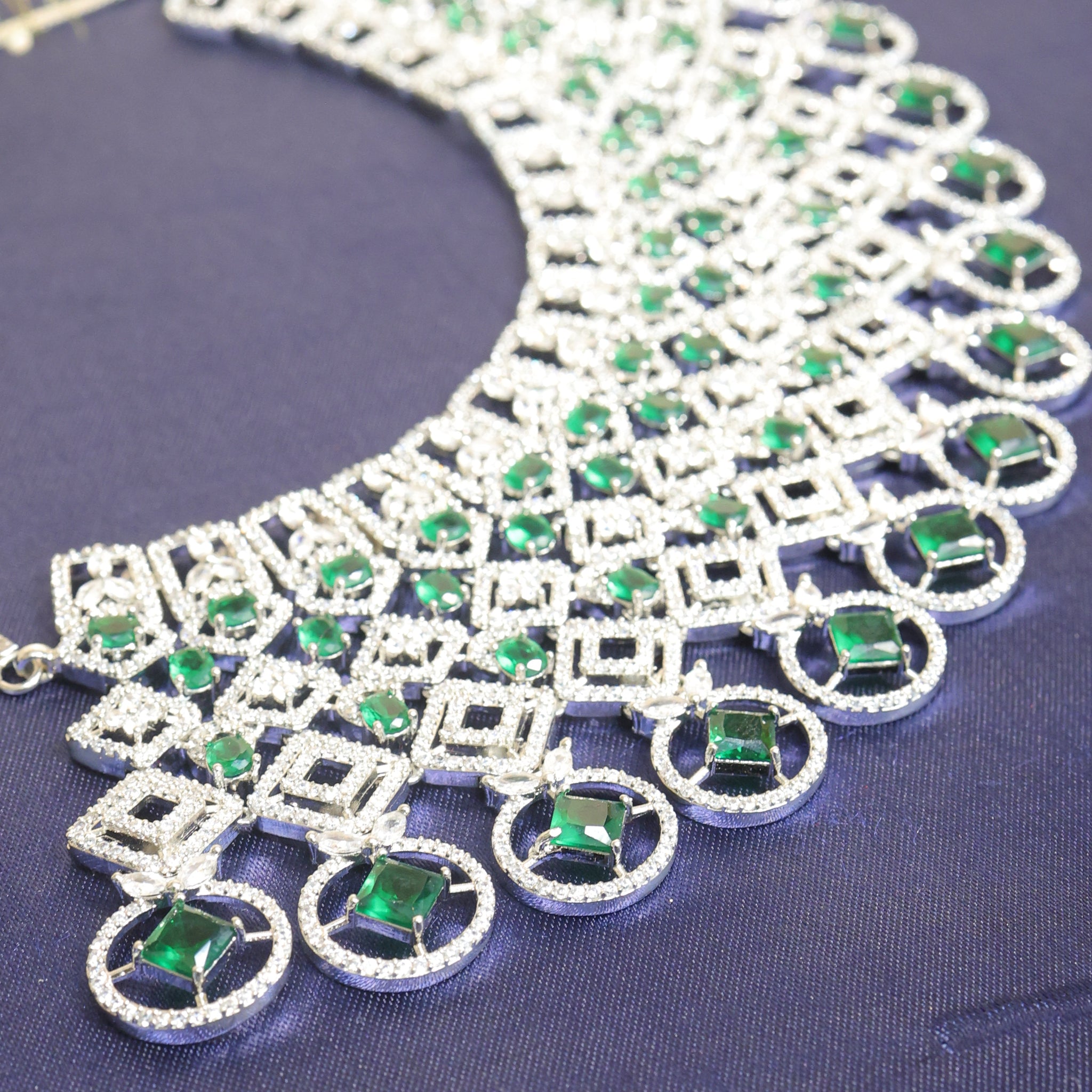 Kiara – Enchanted Emerald Jewelry Set