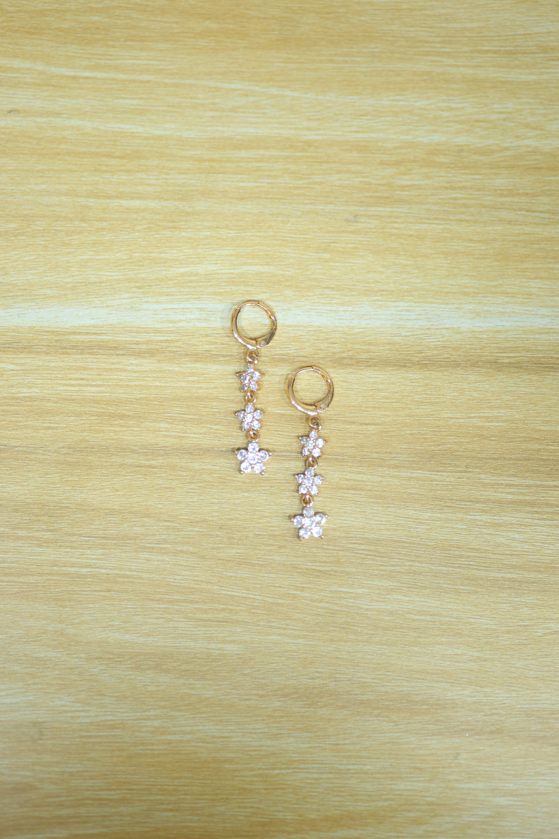 Sleek flower danglers