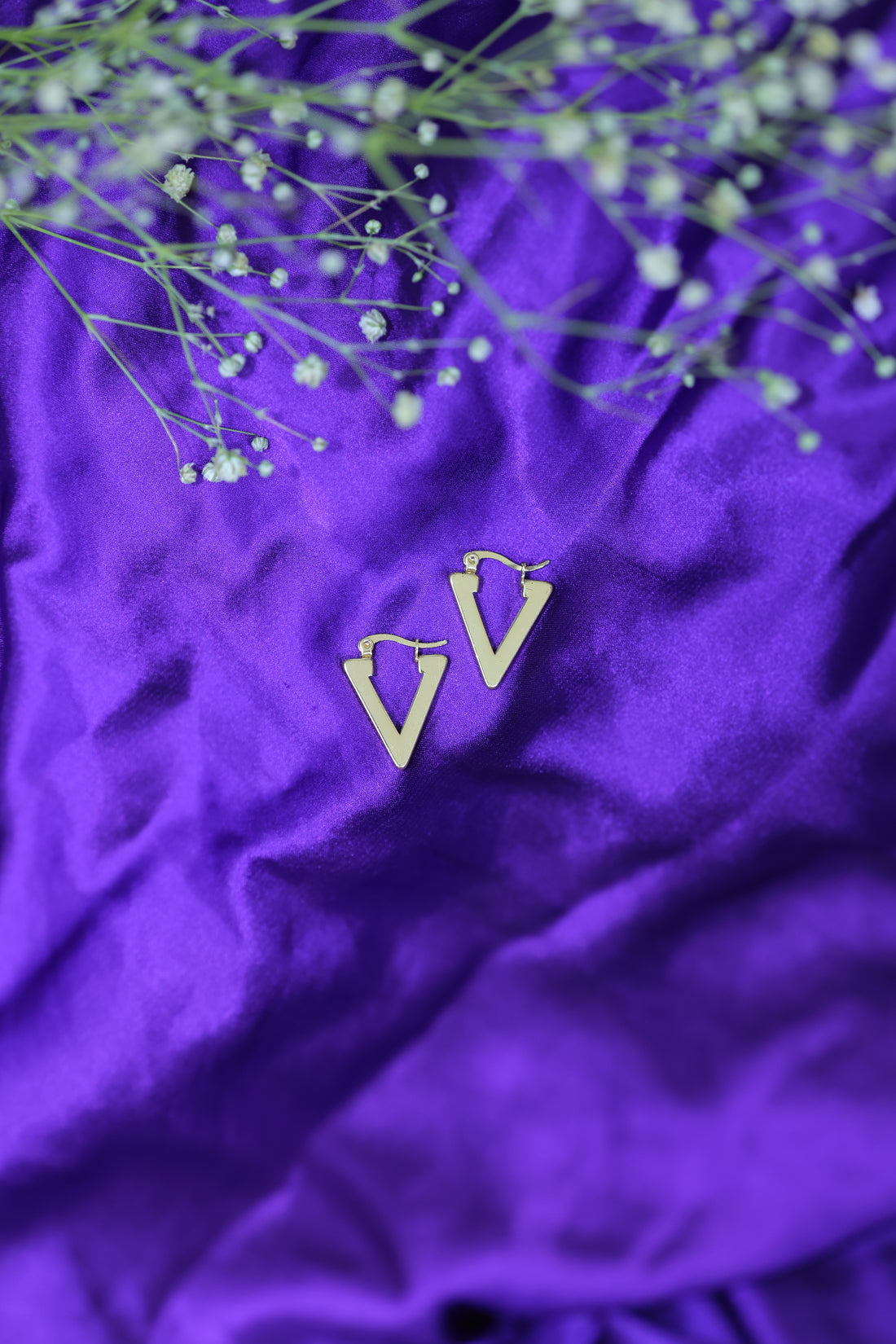 V shaped hoops