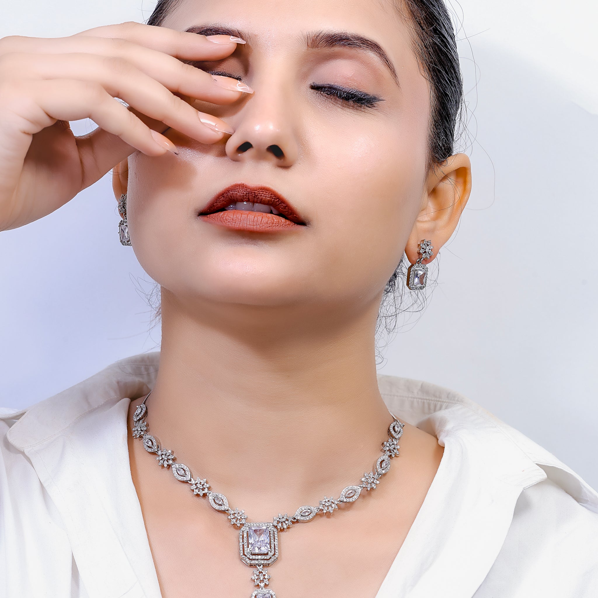 Brielle Regal Solitaire Jewelry Set