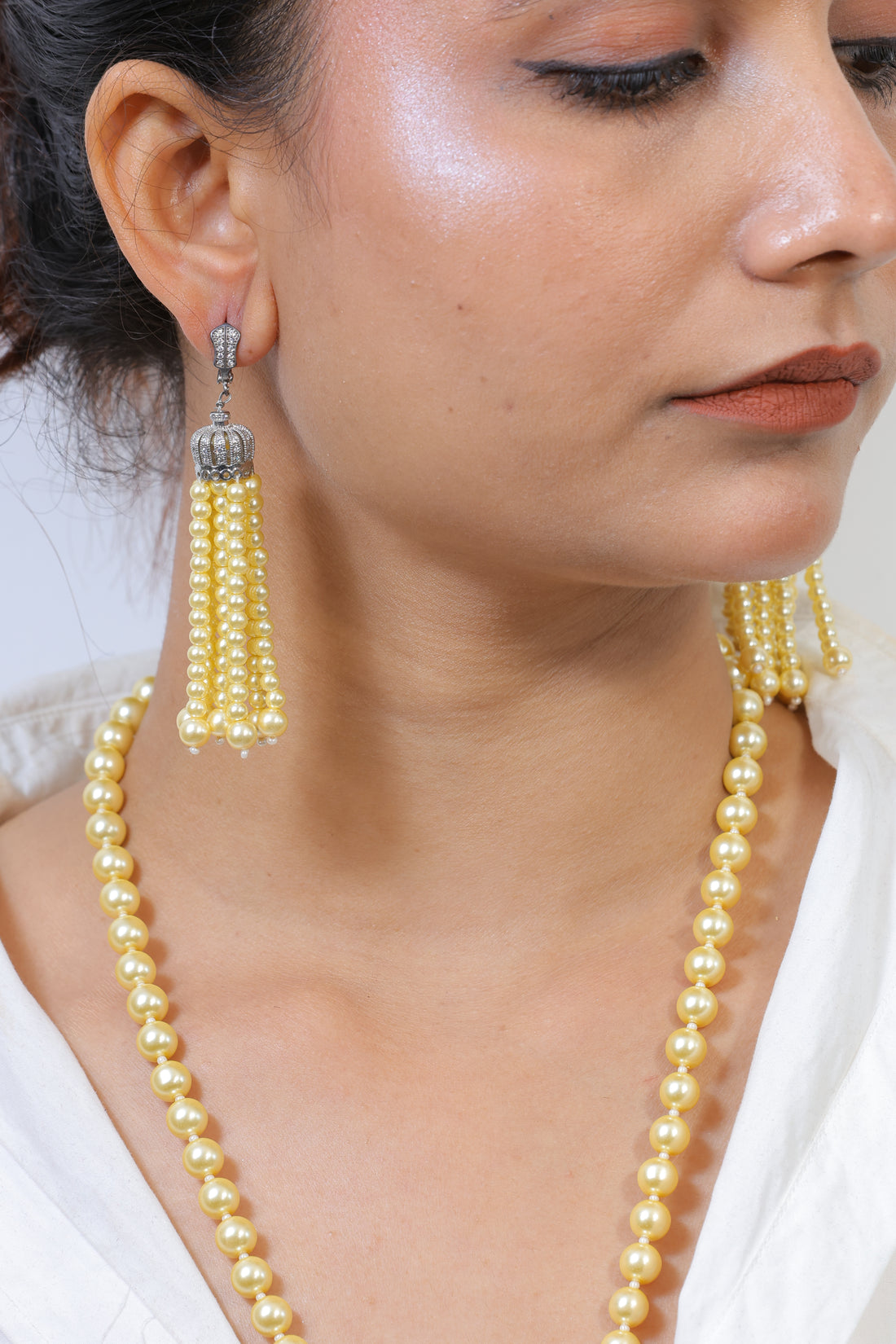 Elara – Pearl Necklace in 925 Silver