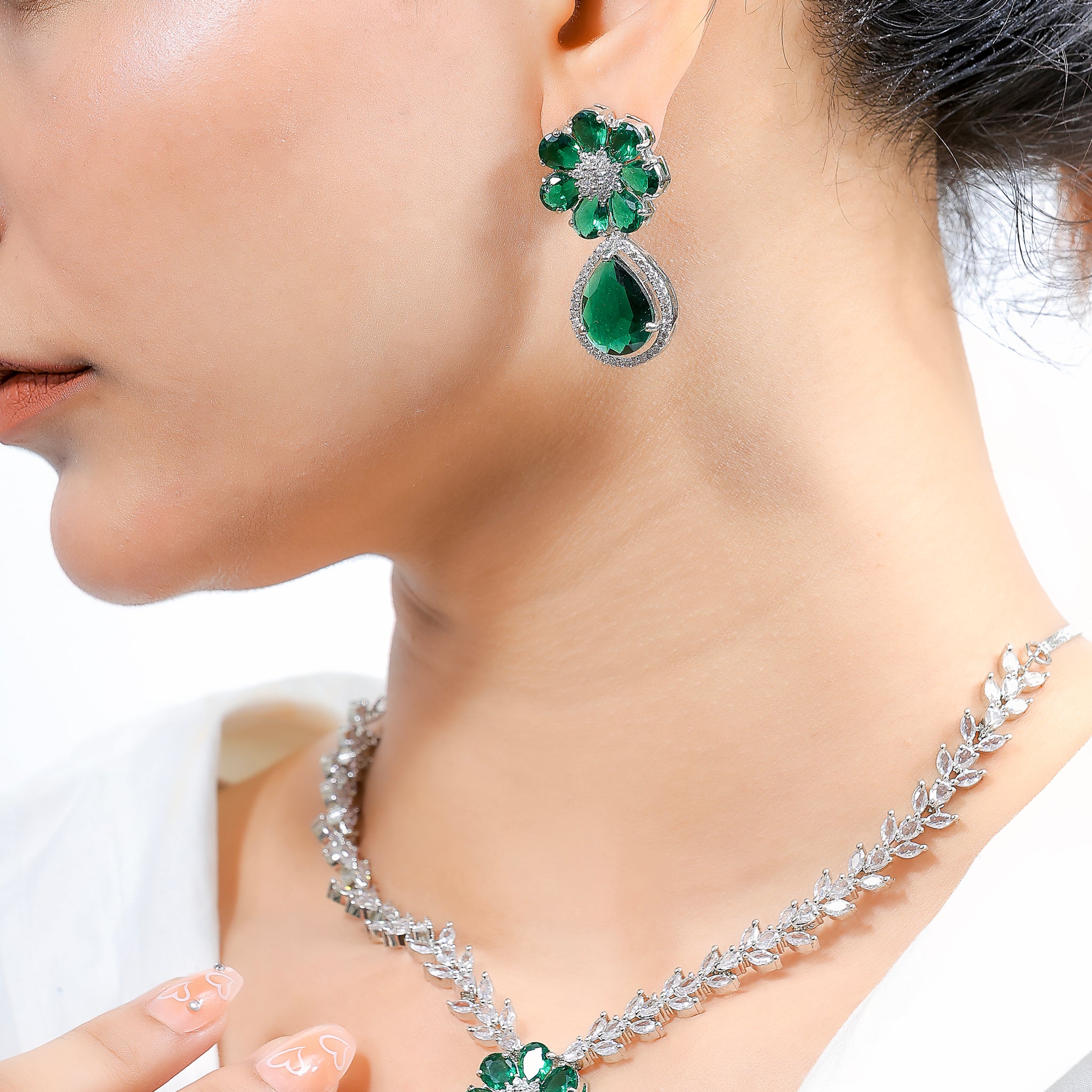 Florvina Emerald Bloom Necklace Set