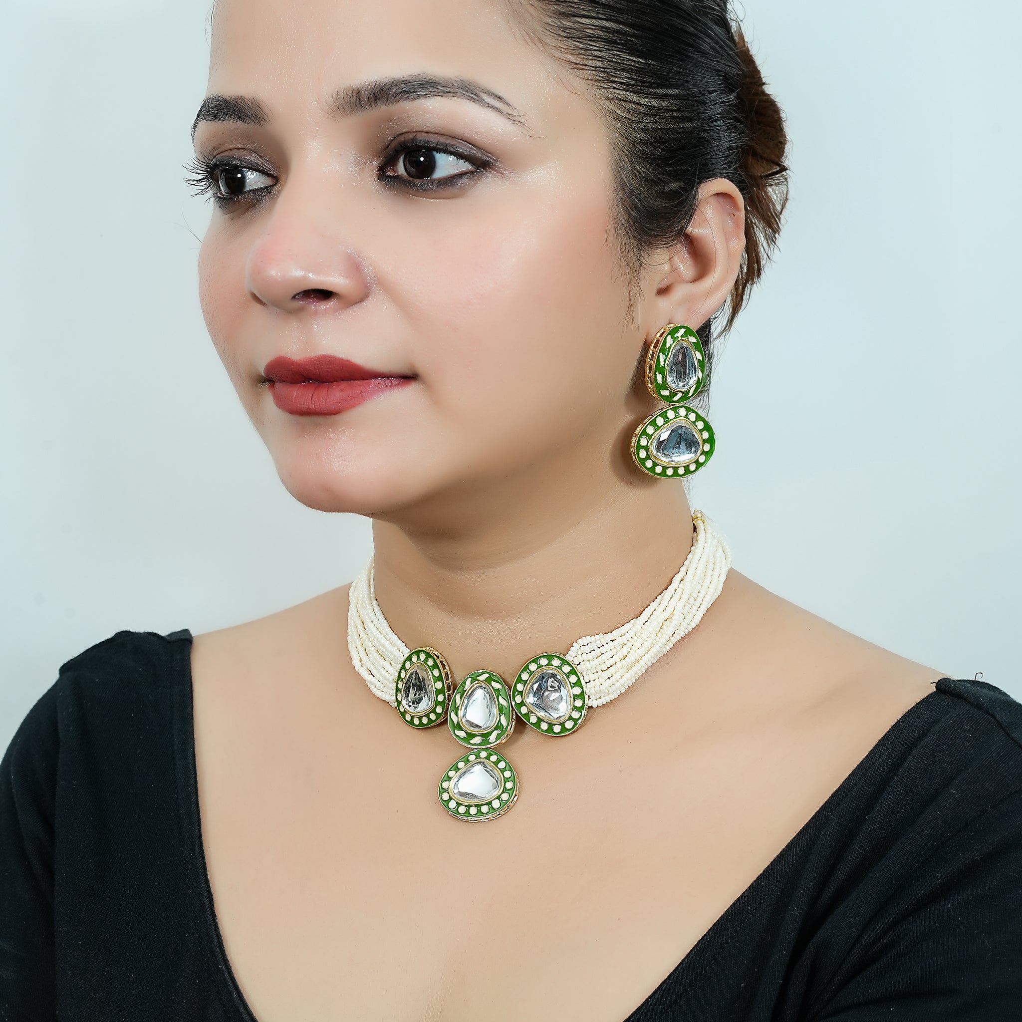 Ravya – Pearl Beaded Kundan Choker Set