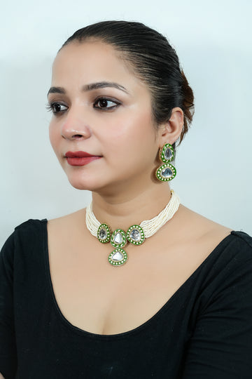 Ravya – Pearl Beaded Kundan Choker Set