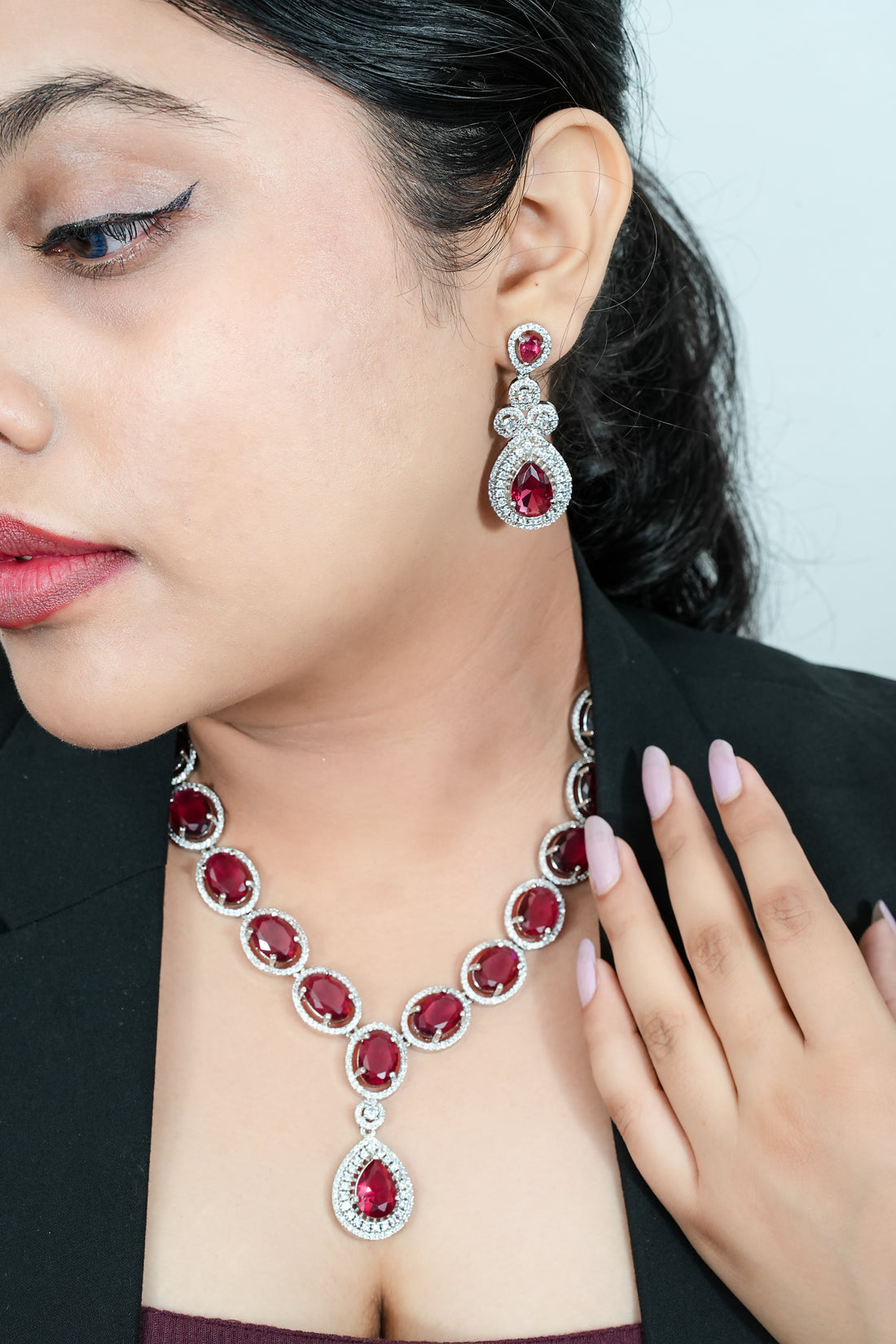 Sundari – Regal Ruby Jewelry Set