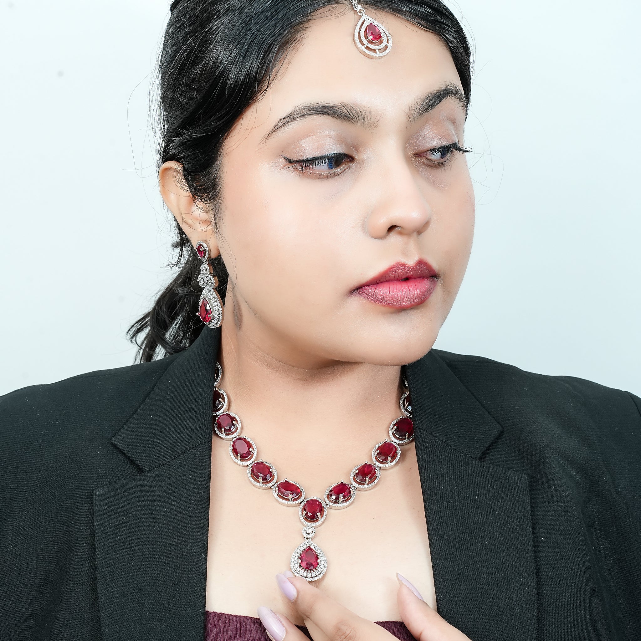 Sundari – Regal Ruby Jewelry Set