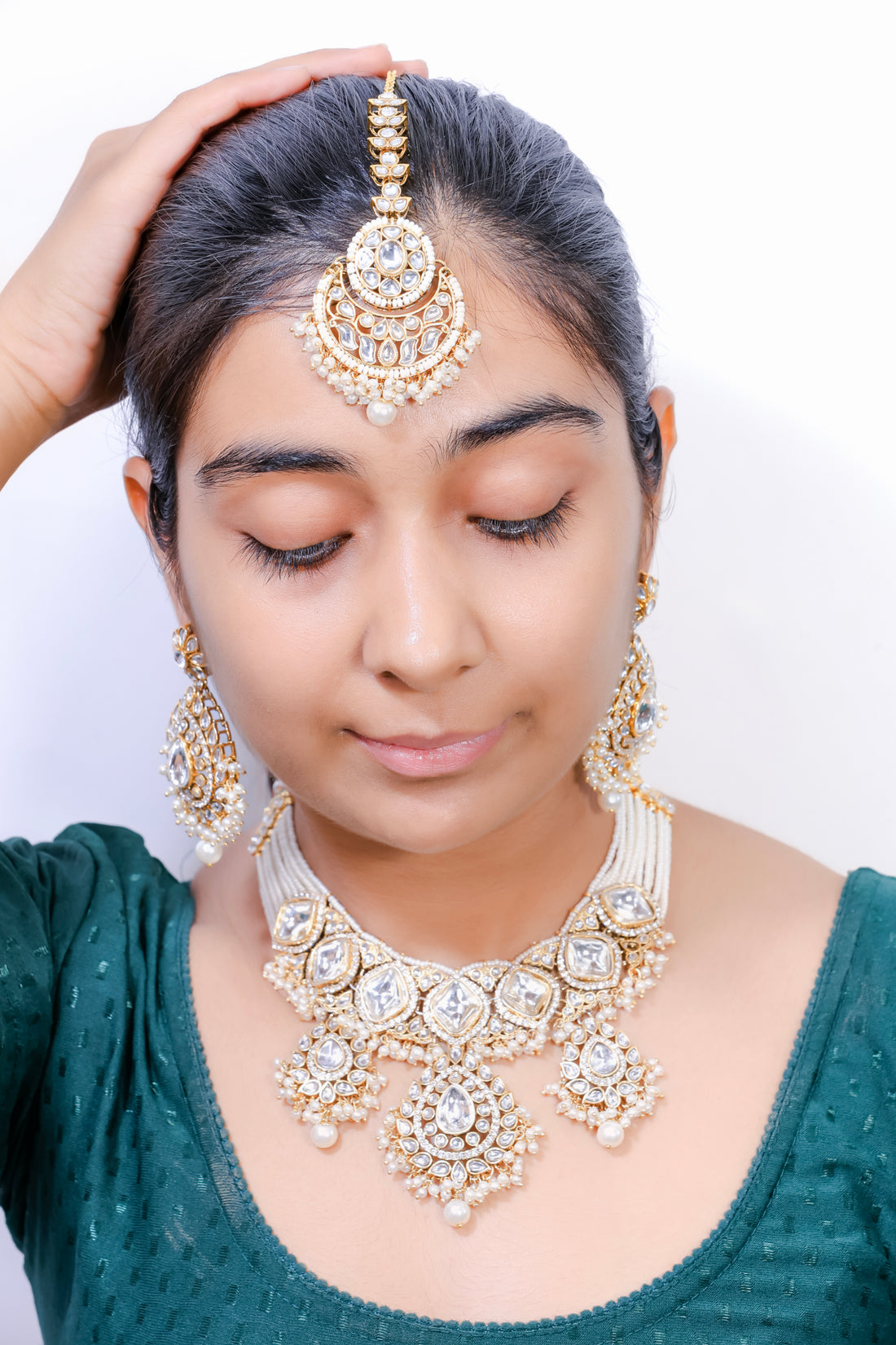 Swarna - Royal Kundan Jewelry Set