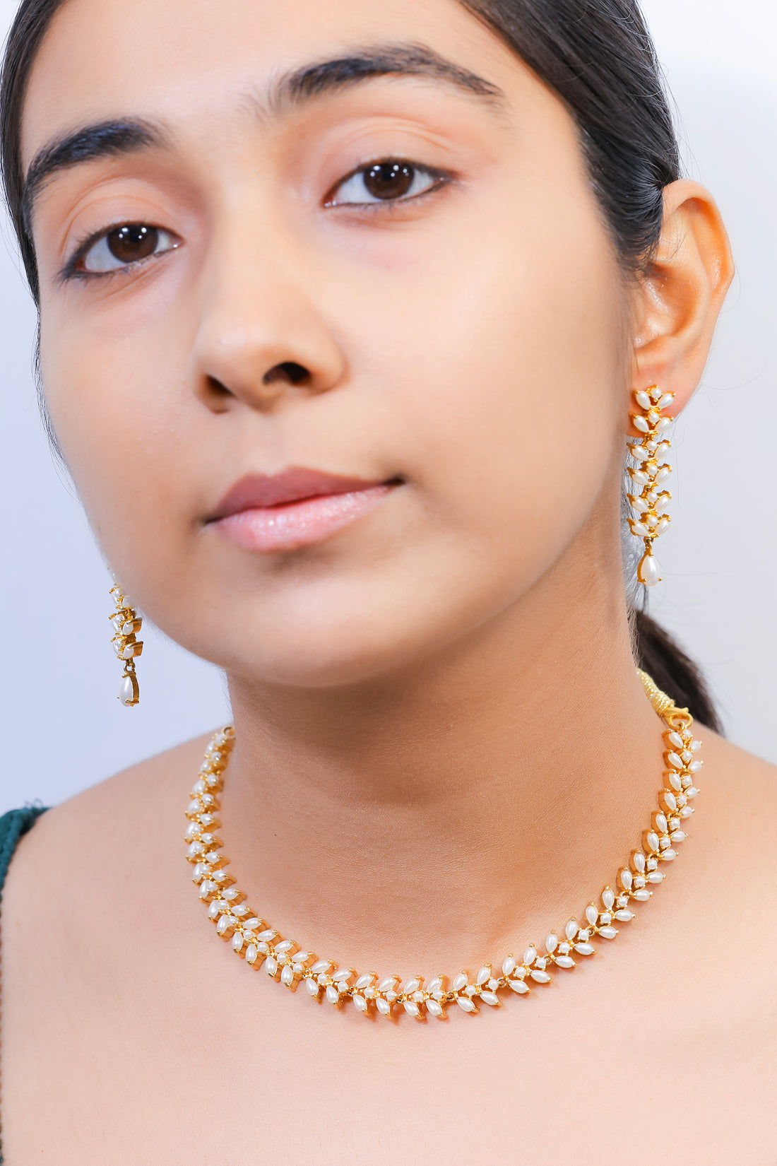 Taara Jadau Look Necklace Set